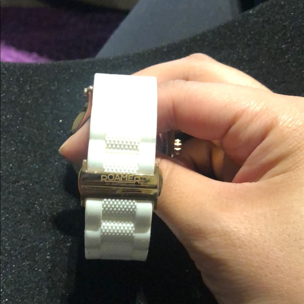 Roamer Watch View 2